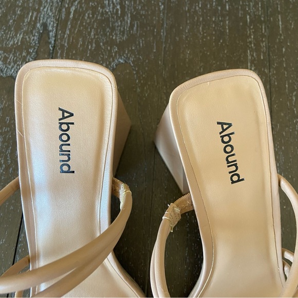 Abound Austyn Patent Strappy Block Heel Sandals Nude Beige Neutral Size 11M - Picture 6 of 16